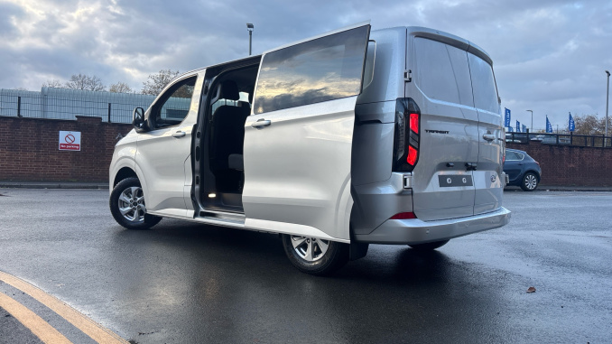 Ford Transit Custom 320 L1 Diesel Fwd 2.0 EcoBlue 150ps H1 Double Cab Van Limited - Image 37